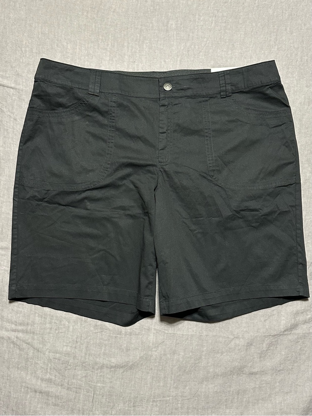 🆕 CJ Banks Black Stretch Bermuda Shorts